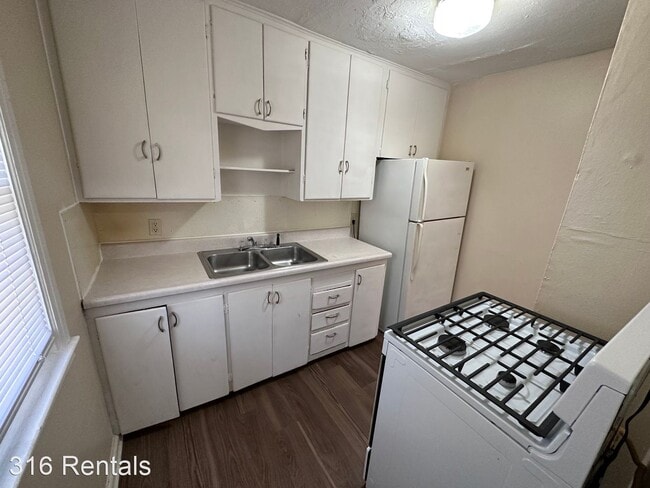 Building Photo - 2 br, 1 bath House - 1318 N Chautauqua