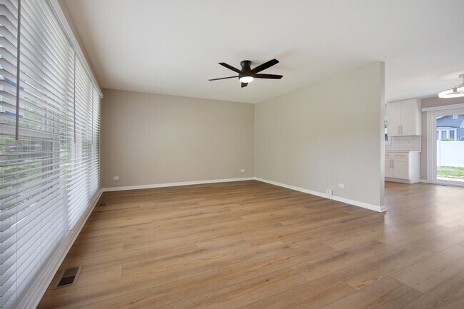 Foto del edificio - 1060 Warwick Ln
