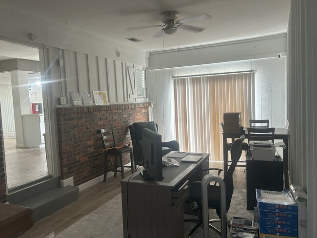 Photo - 1309 Ravenwood Dr House