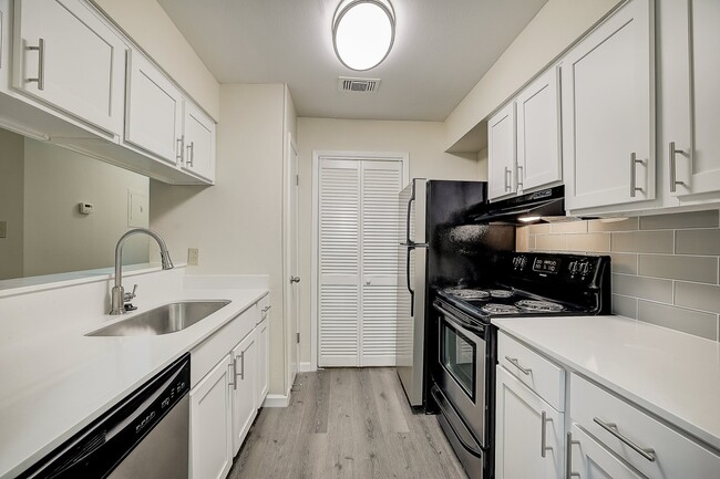 Building Photo - 8615 Rockwood Ln