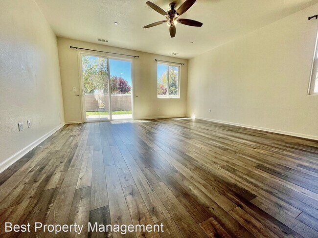 Foto del edificio - 3 br, 2 bath House - 117 Silver Bell Way