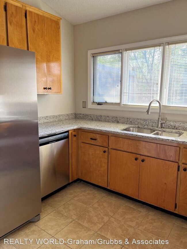 Building Photo - 2 br, 2 bath House - 1801 Sherbrooke Circle