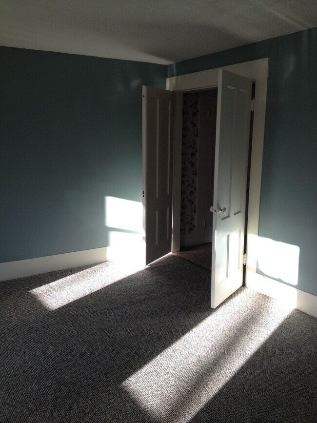 26 Lyford St Unit 26A, Laconia, NH 03246 Apartments in Laconia, NH