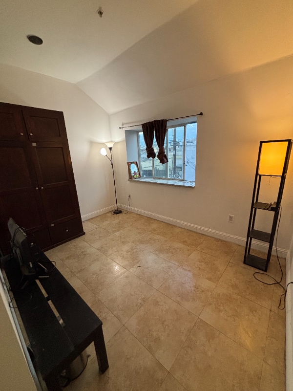 Foto del edificio - 2421 Hunter St