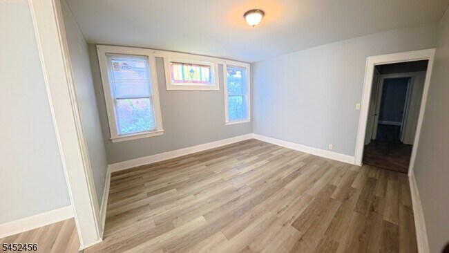 Foto del edificio - 309 Goldsmith Ave