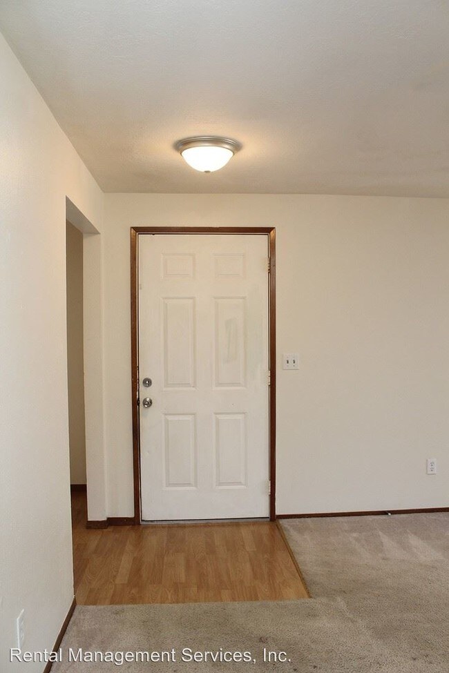 Foto del edificio - 2447-2449 NE 162nd Ave