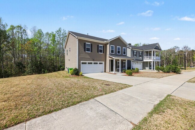 Foto del edificio - Modern 4BR Home in Raleigh | Great Location