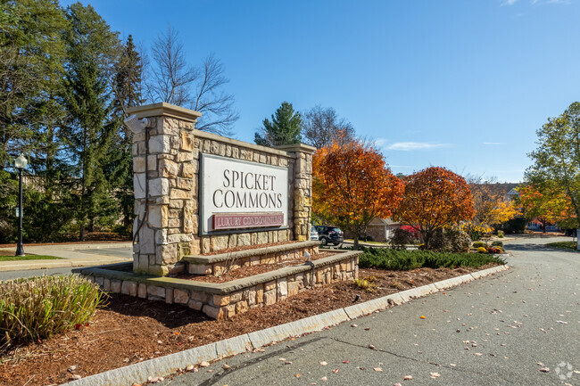 Entrance - Spicket Commons