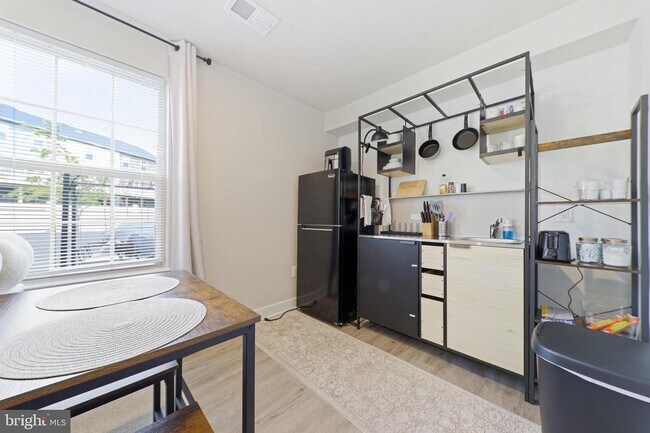 Foto del edificio - 7234 Bodkin Wy