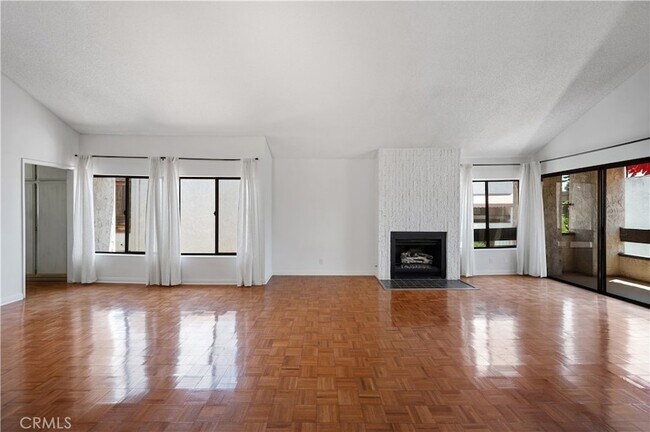 Foto del edificio - 1325 Valley View Rd
