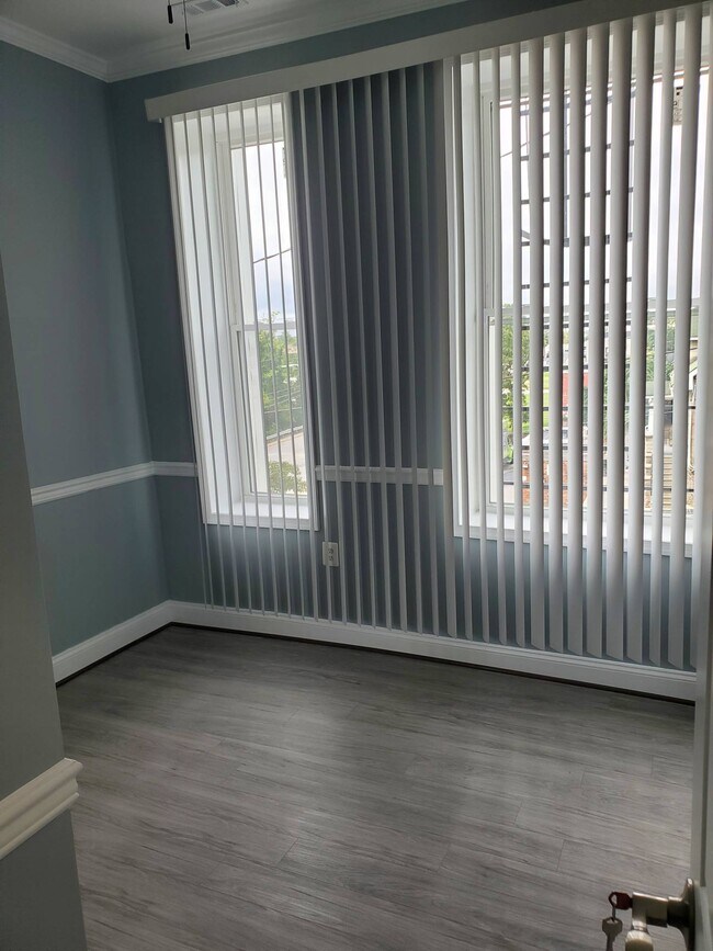 Foto del edificio - 2838 Washington Blvd