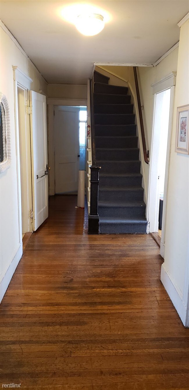 Foto del edificio - 4 br, 2 bath Apartment - 201 Lake St 1