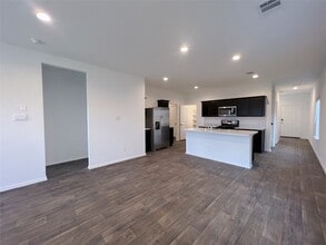 Building Photo - 14927 Cypress Holw Dr