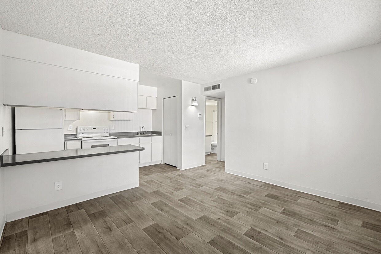 Primary Photo - Acacia Hills