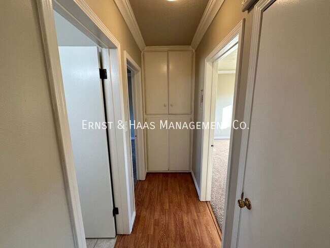 Foto del edificio - 5464 Lime Ave