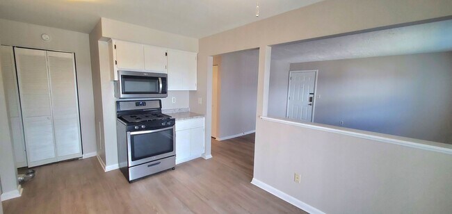 Foto del edificio - Lovely Mokena  3br/1br  Ranch Style Townho...