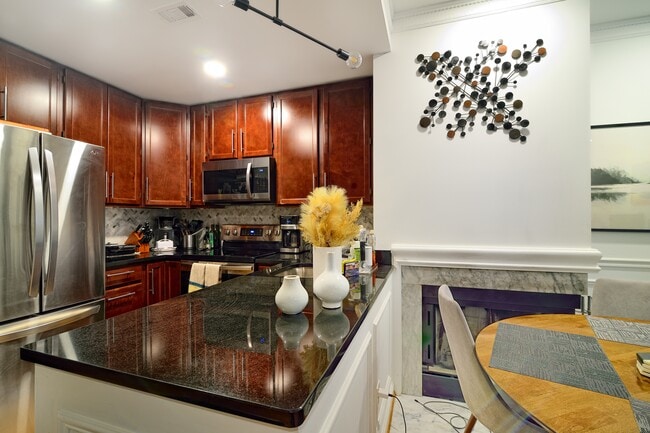 Building Photo - 1201 N St NW