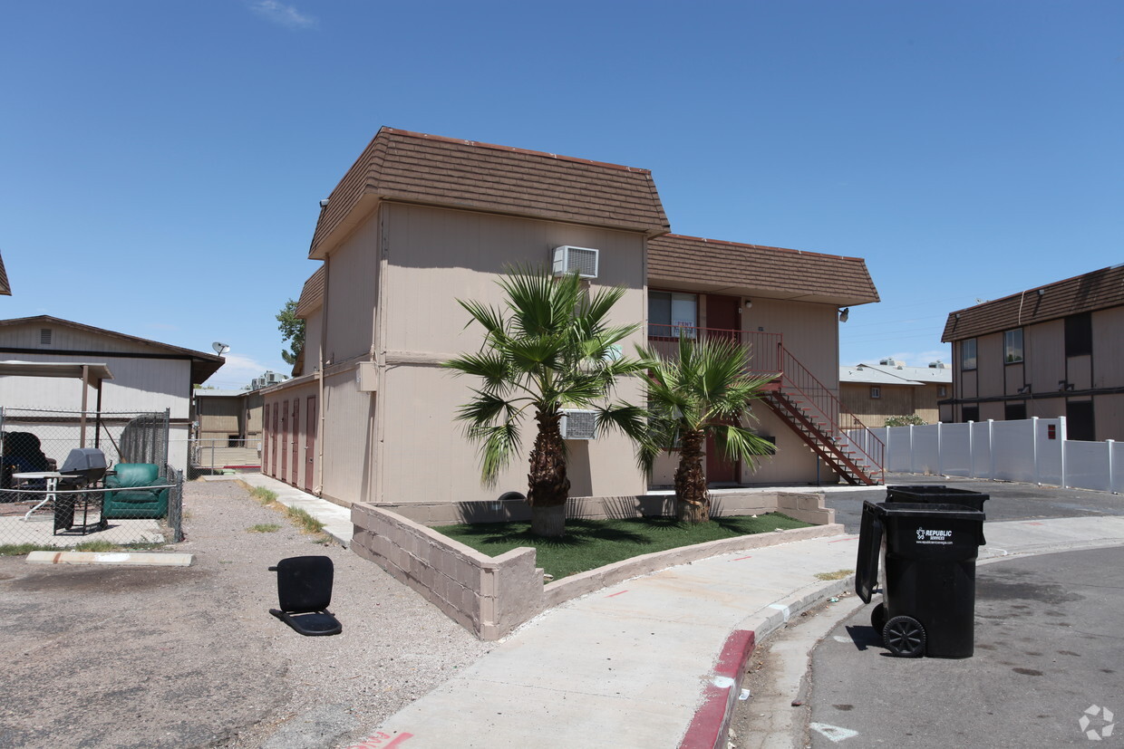 307 Eastminister Ct, Henderson, NV 89015 Apartments in Henderson, NV