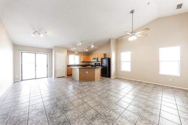 Foto del edificio - 16188 N Basl Ln