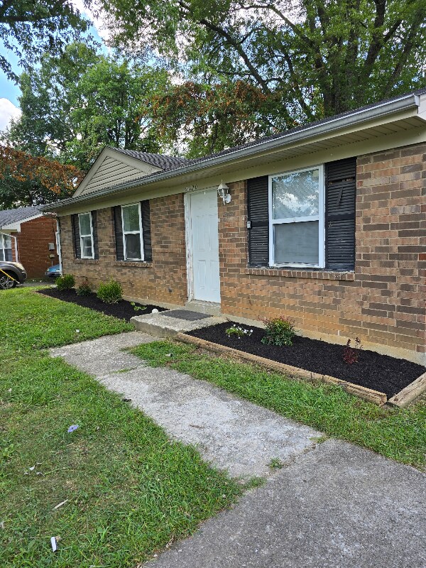Foto del edificio - 9320 Moonridge Pl