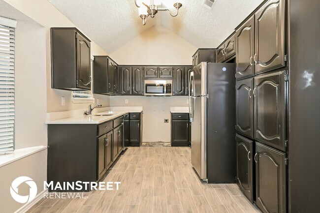 Foto del edificio - 1450 Cromwell Ct