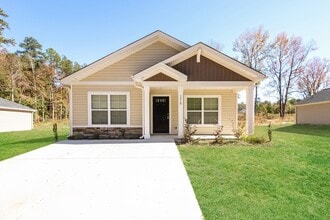 Building Photo - 1215 Lakeshore Dr