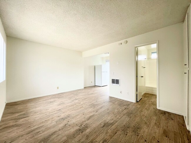 Foto del edificio - Remodeled Studio West of Coast Hwy!