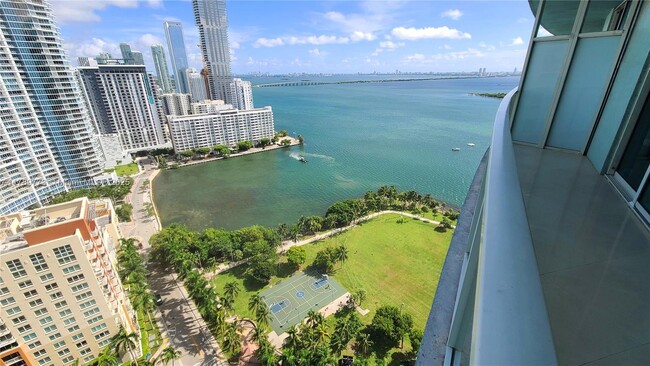 Building Photo - 1900 N Bayshore Dr