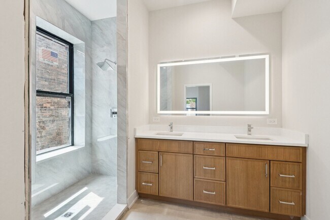 Foto del edificio - 3641 N Wilton Ave