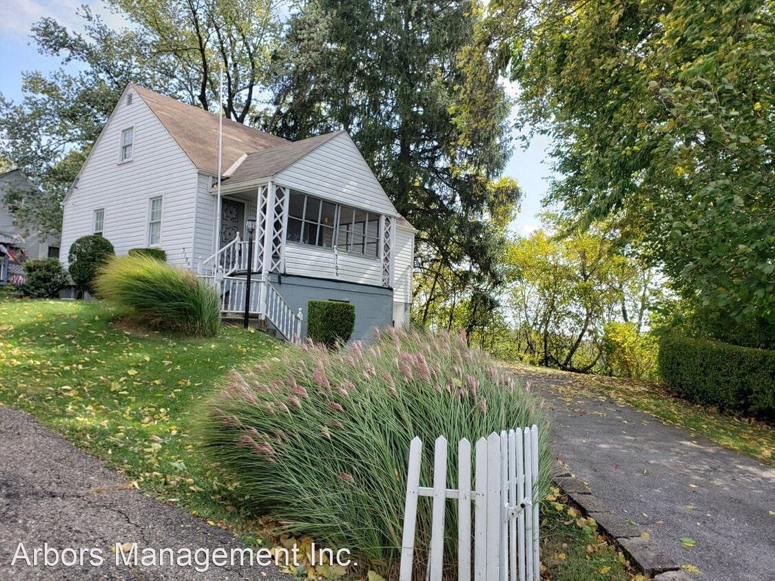 Primary Photo - 4 br, 1 bath House - 3106 SOUTHERN DRIVE