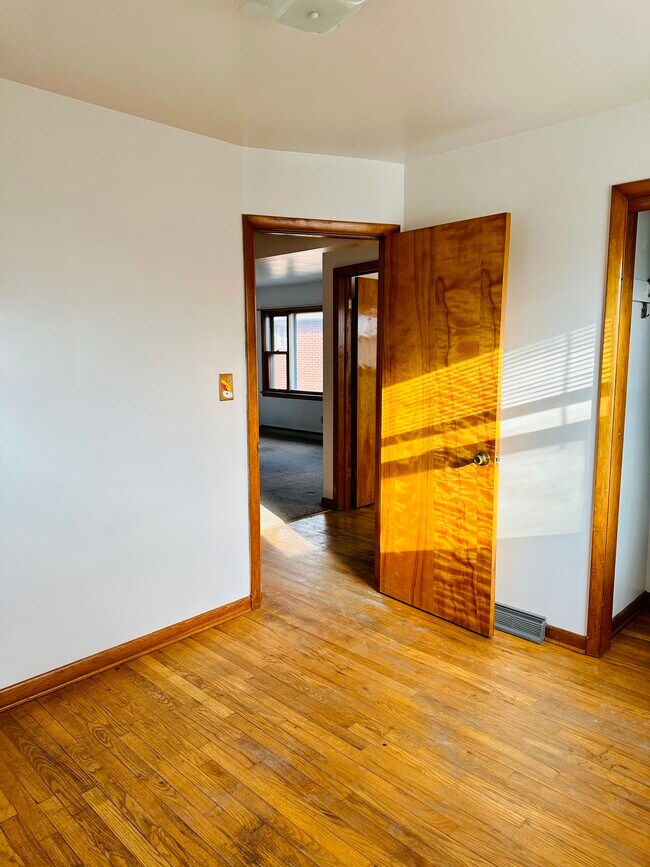 Bedroom1 - 1554 Coventry St