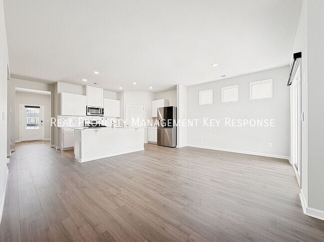 Building Photo - 2042 Live Oak Dr
