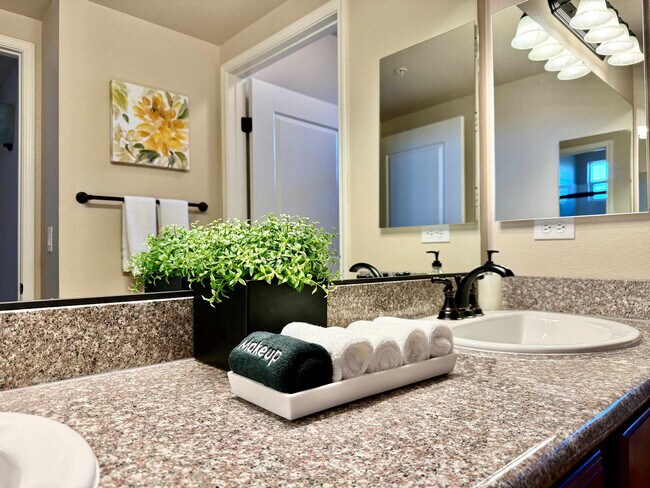 Foto del edificio - 11380 S Virginia St