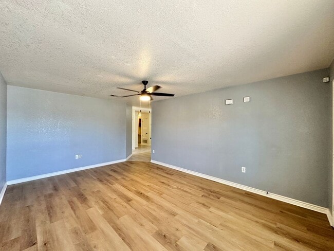 Building Photo - 519 S 54th St