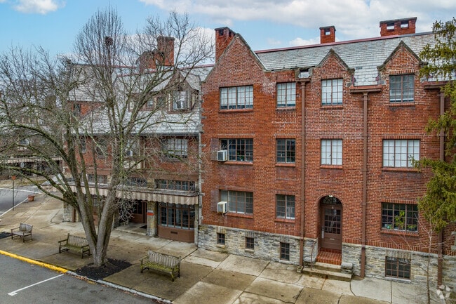 Building Photo - Mariemont Square Apartments