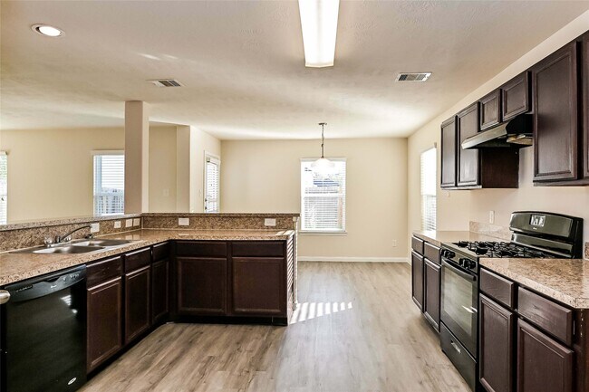 Foto del edificio - 715 North Ella Creek Drive