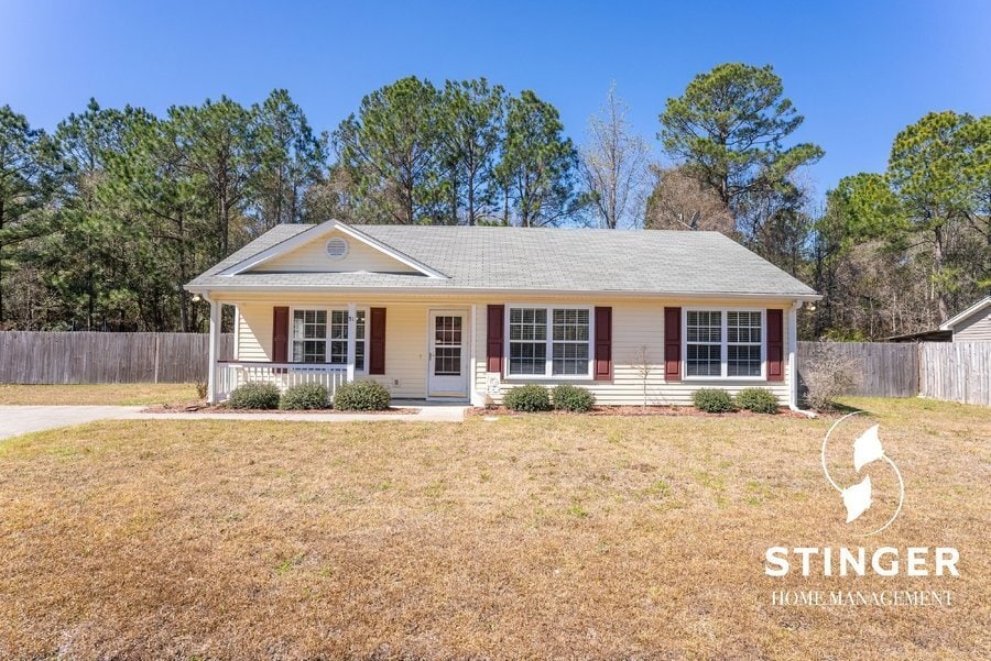 Primary Photo - 3 Bedroom / 2 Bath For Rent In Magnolia Court