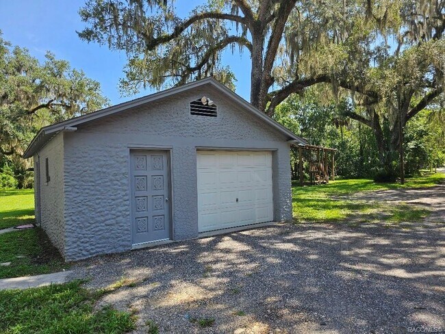 Building Photo - 10440 W Yulee Dr