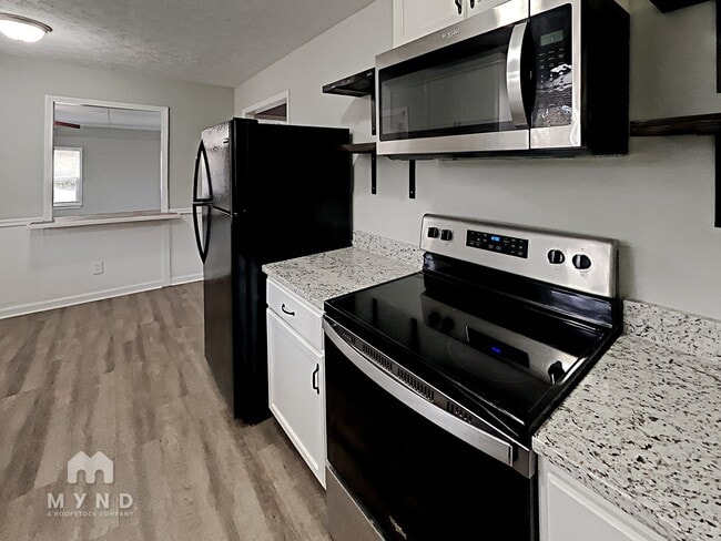 Building Photo - 2550 Stoney Brook Ln