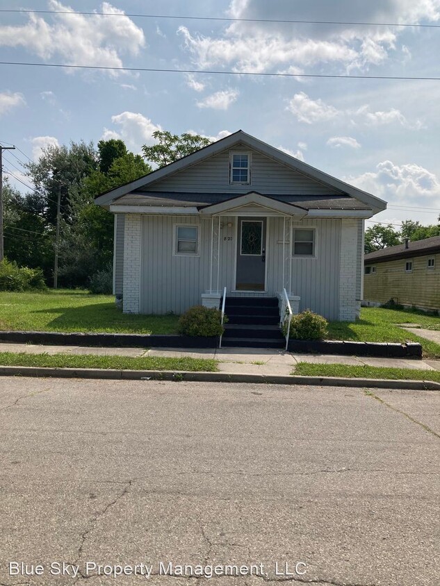 Primary Photo - 3 br, 1 bath House - 820 S Blaine St