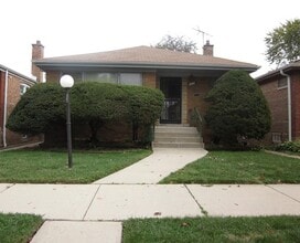 Building Photo - 9035 S Euclid Ave