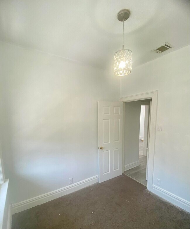 256 Winfield Ave, Jersey City, NJ 07305 House Rental in Jersey City