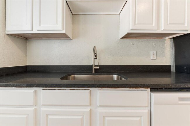 Foto del edificio - 2833 NW 22nd St