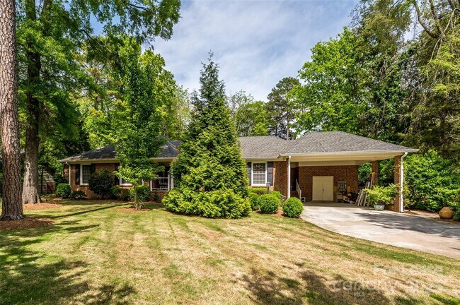 Foto del edificio - 10316 Whitethorn Dr