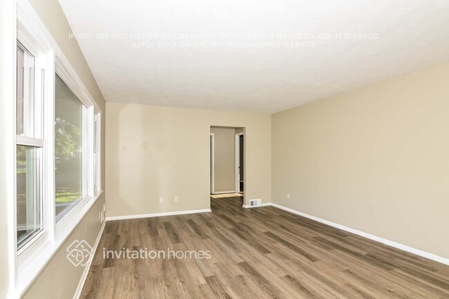 Building Photo - 7141 Newton Ave N