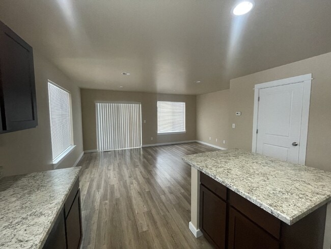 Foto del edificio - 4022 Sunstone St