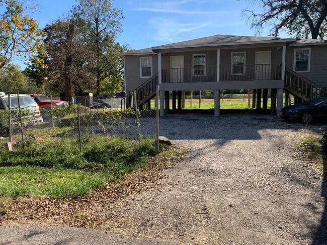 Building Photo - 1420 Green Shadow Dr