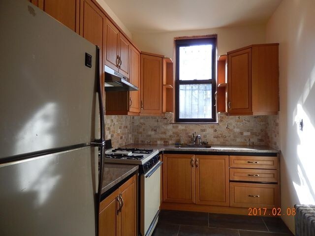 Building Photo - 386 Sterling Pl