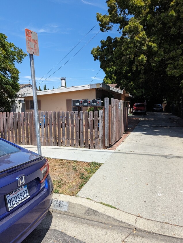 Building Photo - 25126 Feijoa Ave
