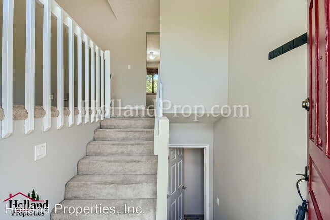 Foto del edificio - 4 br, 3 bath House - 3280 SE Evergreen Ave